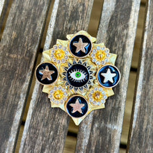 Charger l'image dans la galerie, Broche porte bonheur Eclipse
