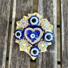 Charger l'image dans la galerie, Broche porte bonheur Mykonos
