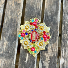 Charger l'image dans la galerie, Broche porte bonheur Rouge &amp; Rose
