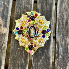 Charger l'image dans la galerie, Broche porte bonheur Eclipse
