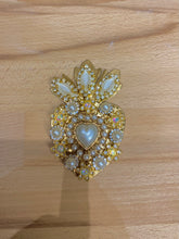 Charger l'image dans la galerie, Médaillon porte bonheur nacre
