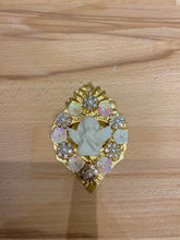 Charger l'image dans la galerie, Médaillon porte bonheur nacre
