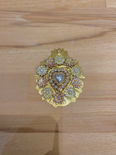 Charger l'image dans la galerie, Médaillon porte bonheur nacre
